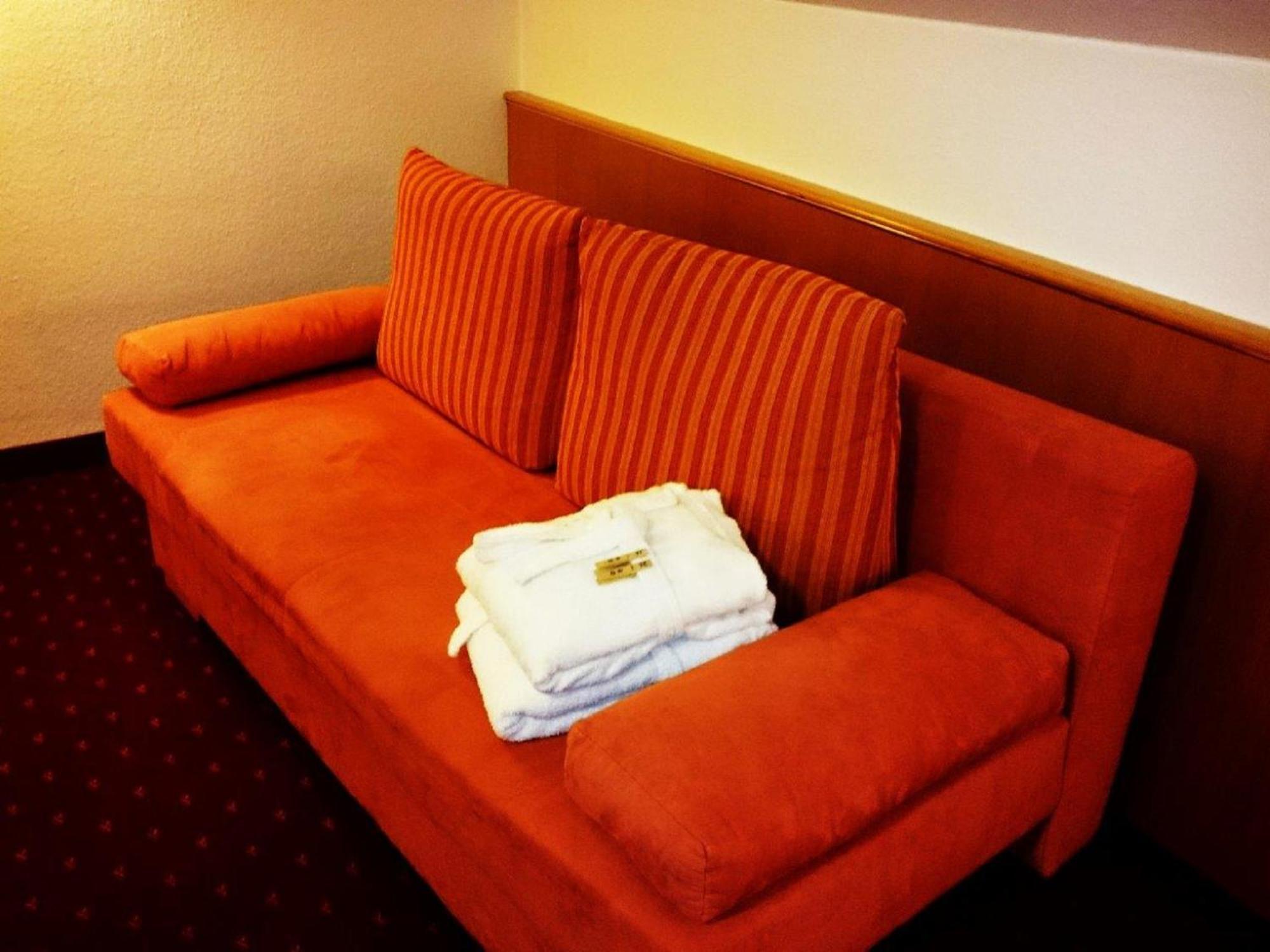 Hotel Goldbaechel Wachenheim an der Weinstraße Eksteriør bilde