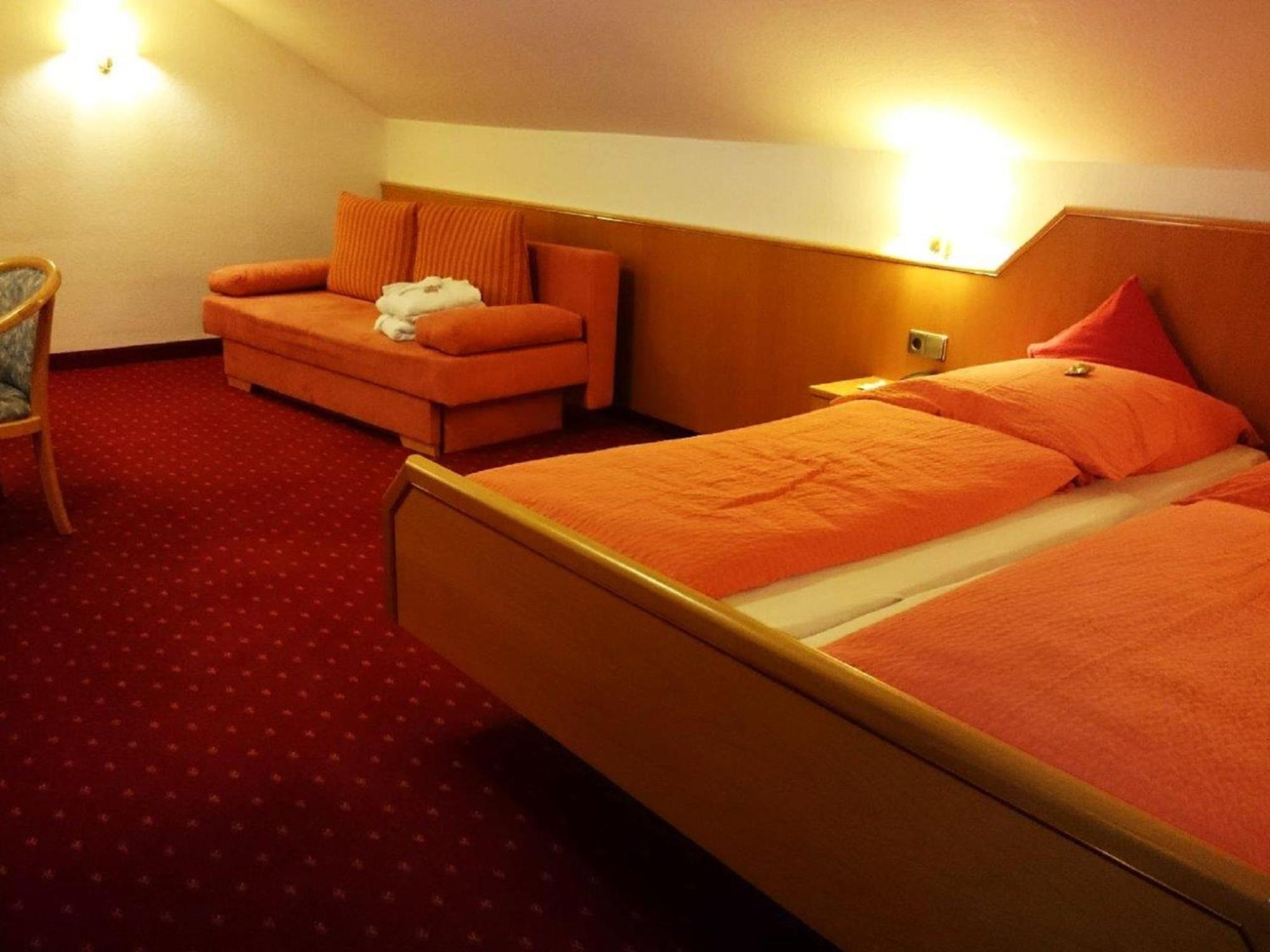 Hotel Goldbaechel Wachenheim an der Weinstraße Eksteriør bilde